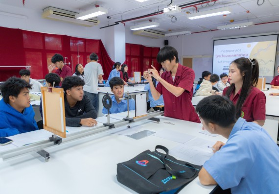 ภาพกิจกรรม  คณะวิทยาศาสตร์และเทคโนโลยี มหาวิทยาลัยราชภัฏกำแพงเพชร ร่วมกับโครงการห้องเรียนพิเศษ โรงเรียนตากพิทยาคม จัดกิจกรรมสร้างเสริมทักษะกระบวนการทางวิทยาศาสตร์สู่มาตรฐานสากล