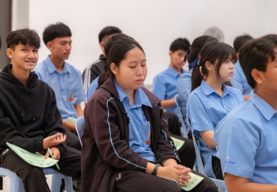 ภาพกิจกรรม  คณะวิทยาศาสตร์และเทคโนโลยี มหาวิทยาลัยราชภัฏกำแพงเพชร ร่วมกับโครงการห้องเรียนพิเศษ โรงเรียนตากพิทยาคม จัดกิจกรรมสร้างเสริมทักษะกระบวนการทางวิทยาศาสตร์สู่มาตรฐานสากล