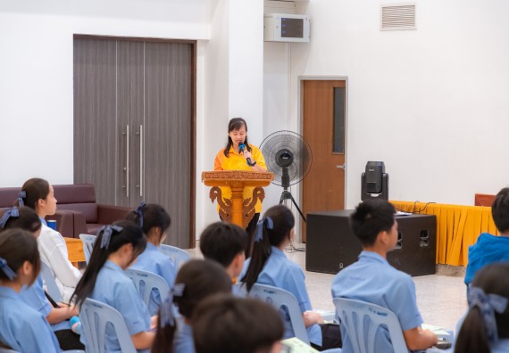 ภาพกิจกรรม  คณะวิทยาศาสตร์และเทคโนโลยี มหาวิทยาลัยราชภัฏกำแพงเพชร ร่วมกับโครงการห้องเรียนพิเศษ โรงเรียนตากพิทยาคม จัดกิจกรรมสร้างเสริมทักษะกระบวนการทางวิทยาศาสตร์สู่มาตรฐานสากล