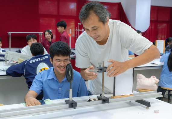 ภาพกิจกรรม  คณะวิทยาศาสตร์และเทคโนโลยี มหาวิทยาลัยราชภัฏกำแพงเพชร ร่วมกับโครงการห้องเรียนพิเศษ โรงเรียนตากพิทยาคม จัดกิจกรรมสร้างเสริมทักษะกระบวนการทางวิทยาศาสตร์สู่มาตรฐานสากล