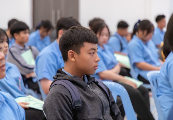 ภาพกิจกรรม  คณะวิทยาศาสตร์และเทคโนโลยี มหาวิทยาลัยราชภัฏกำแพงเพชร ร่วมกับโครงการห้องเรียนพิเศษ โรงเรียนตากพิทยาคม จัดกิจกรรมสร้างเสริมทักษะกระบวนการทางวิทยาศาสตร์สู่มาตรฐานสากล