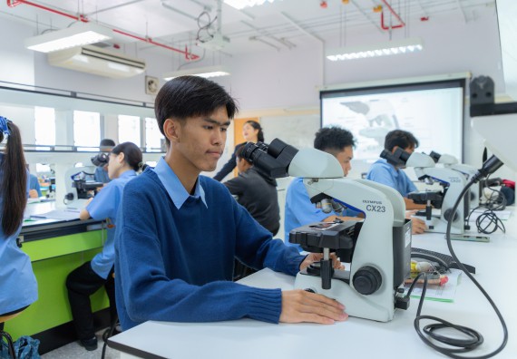 ภาพกิจกรรม  คณะวิทยาศาสตร์และเทคโนโลยี มหาวิทยาลัยราชภัฏกำแพงเพชร ร่วมกับโครงการห้องเรียนพิเศษ โรงเรียนตากพิทยาคม จัดกิจกรรมสร้างเสริมทักษะกระบวนการทางวิทยาศาสตร์สู่มาตรฐานสากล