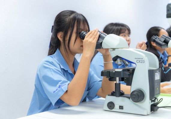 ภาพกิจกรรม  คณะวิทยาศาสตร์และเทคโนโลยี มหาวิทยาลัยราชภัฏกำแพงเพชร ร่วมกับโครงการห้องเรียนพิเศษ โรงเรียนตากพิทยาคม จัดกิจกรรมสร้างเสริมทักษะกระบวนการทางวิทยาศาสตร์สู่มาตรฐานสากล