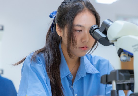 ภาพกิจกรรม  คณะวิทยาศาสตร์และเทคโนโลยี มหาวิทยาลัยราชภัฏกำแพงเพชร ร่วมกับโครงการห้องเรียนพิเศษ โรงเรียนตากพิทยาคม จัดกิจกรรมสร้างเสริมทักษะกระบวนการทางวิทยาศาสตร์สู่มาตรฐานสากล