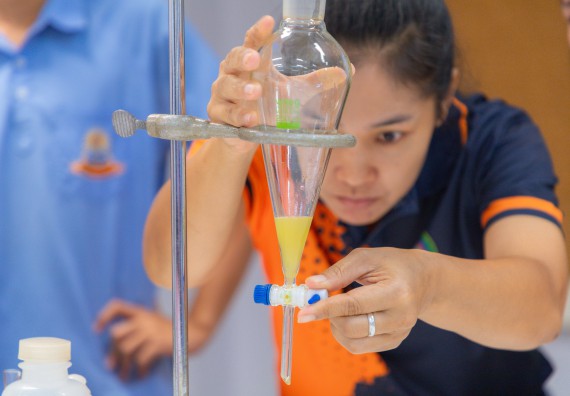 ภาพกิจกรรม  คณะวิทยาศาสตร์และเทคโนโลยี มหาวิทยาลัยราชภัฏกำแพงเพชร ร่วมกับโครงการห้องเรียนพิเศษ โรงเรียนตากพิทยาคม จัดกิจกรรมสร้างเสริมทักษะกระบวนการทางวิทยาศาสตร์สู่มาตรฐานสากล