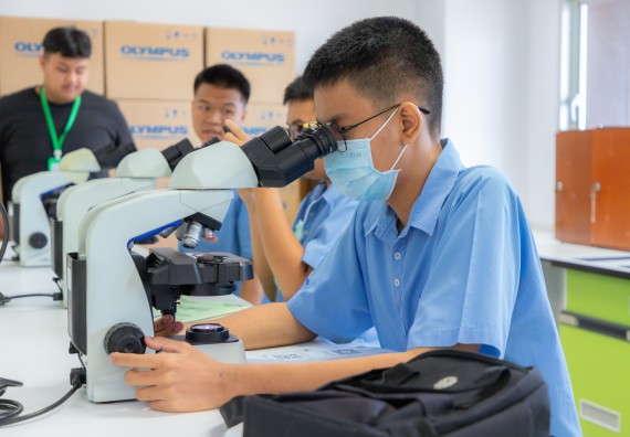 ภาพกิจกรรม  คณะวิทยาศาสตร์และเทคโนโลยี มหาวิทยาลัยราชภัฏกำแพงเพชร ร่วมกับโครงการห้องเรียนพิเศษ โรงเรียนตากพิทยาคม จัดกิจกรรมสร้างเสริมทักษะกระบวนการทางวิทยาศาสตร์สู่มาตรฐานสากล