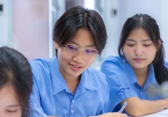 ภาพกิจกรรม  คณะวิทยาศาสตร์และเทคโนโลยี มหาวิทยาลัยราชภัฏกำแพงเพชร ร่วมกับโครงการห้องเรียนพิเศษ โรงเรียนตากพิทยาคม จัดกิจกรรมสร้างเสริมทักษะกระบวนการทางวิทยาศาสตร์สู่มาตรฐานสากล