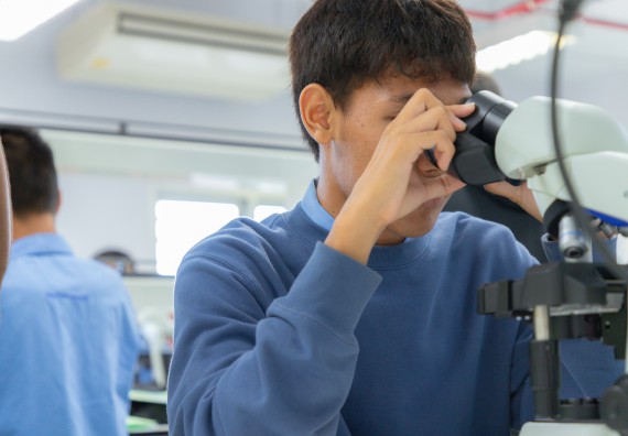 ภาพกิจกรรม  คณะวิทยาศาสตร์และเทคโนโลยี มหาวิทยาลัยราชภัฏกำแพงเพชร ร่วมกับโครงการห้องเรียนพิเศษ โรงเรียนตากพิทยาคม จัดกิจกรรมสร้างเสริมทักษะกระบวนการทางวิทยาศาสตร์สู่มาตรฐานสากล