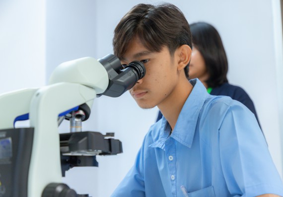 ภาพกิจกรรม  คณะวิทยาศาสตร์และเทคโนโลยี มหาวิทยาลัยราชภัฏกำแพงเพชร ร่วมกับโครงการห้องเรียนพิเศษ โรงเรียนตากพิทยาคม จัดกิจกรรมสร้างเสริมทักษะกระบวนการทางวิทยาศาสตร์สู่มาตรฐานสากล