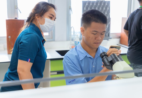 ภาพกิจกรรม  คณะวิทยาศาสตร์และเทคโนโลยี มหาวิทยาลัยราชภัฏกำแพงเพชร ร่วมกับโครงการห้องเรียนพิเศษ โรงเรียนตากพิทยาคม จัดกิจกรรมสร้างเสริมทักษะกระบวนการทางวิทยาศาสตร์สู่มาตรฐานสากล