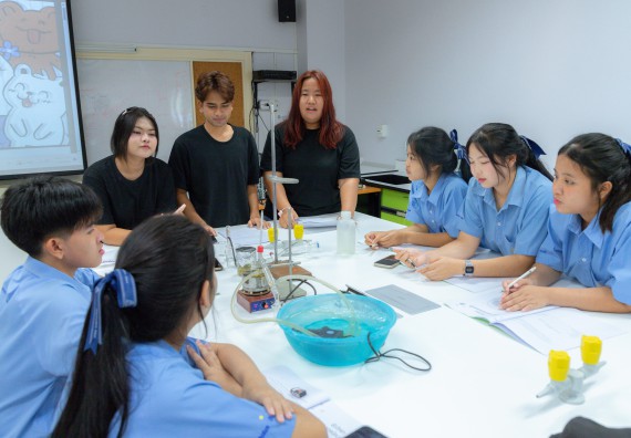 ภาพกิจกรรม  คณะวิทยาศาสตร์และเทคโนโลยี มหาวิทยาลัยราชภัฏกำแพงเพชร ร่วมกับโครงการห้องเรียนพิเศษ โรงเรียนตากพิทยาคม จัดกิจกรรมสร้างเสริมทักษะกระบวนการทางวิทยาศาสตร์สู่มาตรฐานสากล