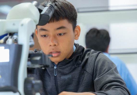 ภาพกิจกรรม  คณะวิทยาศาสตร์และเทคโนโลยี มหาวิทยาลัยราชภัฏกำแพงเพชร ร่วมกับโครงการห้องเรียนพิเศษ โรงเรียนตากพิทยาคม จัดกิจกรรมสร้างเสริมทักษะกระบวนการทางวิทยาศาสตร์สู่มาตรฐานสากล