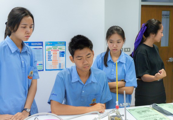 ภาพกิจกรรม  คณะวิทยาศาสตร์และเทคโนโลยี มหาวิทยาลัยราชภัฏกำแพงเพชร ร่วมกับโครงการห้องเรียนพิเศษ โรงเรียนตากพิทยาคม จัดกิจกรรมสร้างเสริมทักษะกระบวนการทางวิทยาศาสตร์สู่มาตรฐานสากล