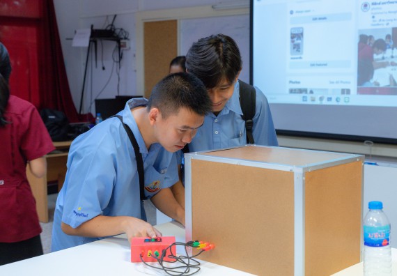 ภาพกิจกรรม  คณะวิทยาศาสตร์และเทคโนโลยี มหาวิทยาลัยราชภัฏกำแพงเพชร ร่วมกับโครงการห้องเรียนพิเศษ โรงเรียนตากพิทยาคม จัดกิจกรรมสร้างเสริมทักษะกระบวนการทางวิทยาศาสตร์สู่มาตรฐานสากล