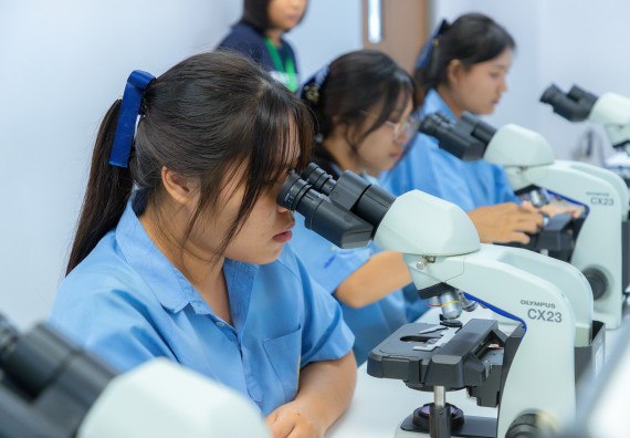 ภาพกิจกรรม  คณะวิทยาศาสตร์และเทคโนโลยี มหาวิทยาลัยราชภัฏกำแพงเพชร ร่วมกับโครงการห้องเรียนพิเศษ โรงเรียนตากพิทยาคม จัดกิจกรรมสร้างเสริมทักษะกระบวนการทางวิทยาศาสตร์สู่มาตรฐานสากล