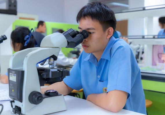 ภาพกิจกรรม  คณะวิทยาศาสตร์และเทคโนโลยี มหาวิทยาลัยราชภัฏกำแพงเพชร ร่วมกับโครงการห้องเรียนพิเศษ โรงเรียนตากพิทยาคม จัดกิจกรรมสร้างเสริมทักษะกระบวนการทางวิทยาศาสตร์สู่มาตรฐานสากล