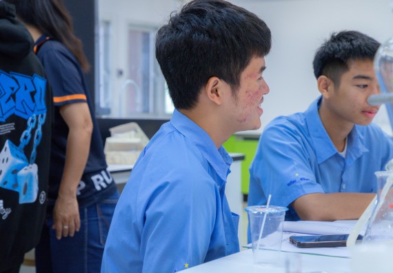 ภาพกิจกรรม  คณะวิทยาศาสตร์และเทคโนโลยี มหาวิทยาลัยราชภัฏกำแพงเพชร ร่วมกับโครงการห้องเรียนพิเศษ โรงเรียนตากพิทยาคม จัดกิจกรรมสร้างเสริมทักษะกระบวนการทางวิทยาศาสตร์สู่มาตรฐานสากล