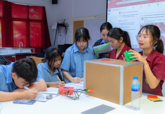 ภาพกิจกรรม  คณะวิทยาศาสตร์และเทคโนโลยี มหาวิทยาลัยราชภัฏกำแพงเพชร ร่วมกับโครงการห้องเรียนพิเศษ โรงเรียนตากพิทยาคม จัดกิจกรรมสร้างเสริมทักษะกระบวนการทางวิทยาศาสตร์สู่มาตรฐานสากล