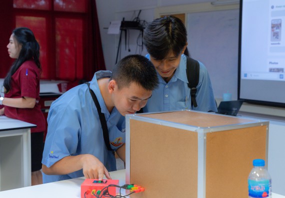 ภาพกิจกรรม  คณะวิทยาศาสตร์และเทคโนโลยี มหาวิทยาลัยราชภัฏกำแพงเพชร ร่วมกับโครงการห้องเรียนพิเศษ โรงเรียนตากพิทยาคม จัดกิจกรรมสร้างเสริมทักษะกระบวนการทางวิทยาศาสตร์สู่มาตรฐานสากล