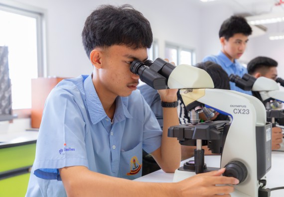 ภาพกิจกรรม  คณะวิทยาศาสตร์และเทคโนโลยี มหาวิทยาลัยราชภัฏกำแพงเพชร ร่วมกับโครงการห้องเรียนพิเศษ โรงเรียนตากพิทยาคม จัดกิจกรรมสร้างเสริมทักษะกระบวนการทางวิทยาศาสตร์สู่มาตรฐานสากล