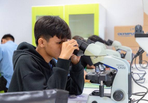 ภาพกิจกรรม  คณะวิทยาศาสตร์และเทคโนโลยี มหาวิทยาลัยราชภัฏกำแพงเพชร ร่วมกับโครงการห้องเรียนพิเศษ โรงเรียนตากพิทยาคม จัดกิจกรรมสร้างเสริมทักษะกระบวนการทางวิทยาศาสตร์สู่มาตรฐานสากล