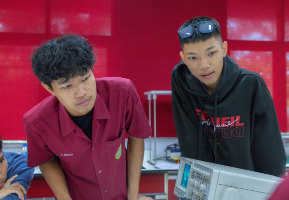 ภาพกิจกรรม  คณะวิทยาศาสตร์และเทคโนโลยี มหาวิทยาลัยราชภัฏกำแพงเพชร ร่วมกับโครงการห้องเรียนพิเศษ โรงเรียนตากพิทยาคม จัดกิจกรรมสร้างเสริมทักษะกระบวนการทางวิทยาศาสตร์สู่มาตรฐานสากล