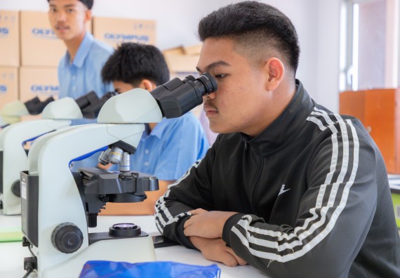 ภาพกิจกรรม  คณะวิทยาศาสตร์และเทคโนโลยี มหาวิทยาลัยราชภัฏกำแพงเพชร ร่วมกับโครงการห้องเรียนพิเศษ โรงเรียนตากพิทยาคม จัดกิจกรรมสร้างเสริมทักษะกระบวนการทางวิทยาศาสตร์สู่มาตรฐานสากล