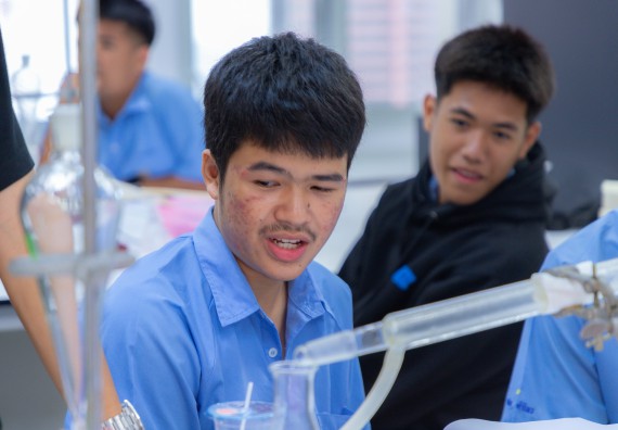 ภาพกิจกรรม  คณะวิทยาศาสตร์และเทคโนโลยี มหาวิทยาลัยราชภัฏกำแพงเพชร ร่วมกับโครงการห้องเรียนพิเศษ โรงเรียนตากพิทยาคม จัดกิจกรรมสร้างเสริมทักษะกระบวนการทางวิทยาศาสตร์สู่มาตรฐานสากล