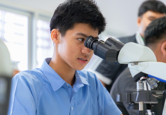 ภาพกิจกรรม  คณะวิทยาศาสตร์และเทคโนโลยี มหาวิทยาลัยราชภัฏกำแพงเพชร ร่วมกับโครงการห้องเรียนพิเศษ โรงเรียนตากพิทยาคม จัดกิจกรรมสร้างเสริมทักษะกระบวนการทางวิทยาศาสตร์สู่มาตรฐานสากล