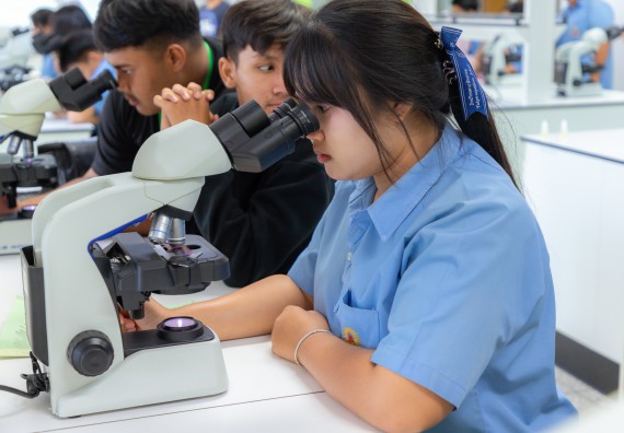 ภาพกิจกรรม  คณะวิทยาศาสตร์และเทคโนโลยี มหาวิทยาลัยราชภัฏกำแพงเพชร ร่วมกับโครงการห้องเรียนพิเศษ โรงเรียนตากพิทยาคม จัดกิจกรรมสร้างเสริมทักษะกระบวนการทางวิทยาศาสตร์สู่มาตรฐานสากล