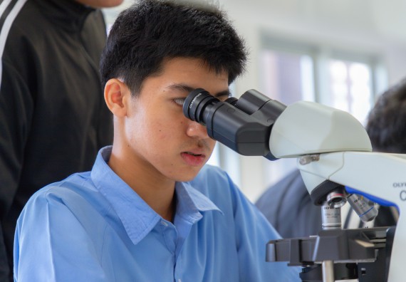 ภาพกิจกรรม  คณะวิทยาศาสตร์และเทคโนโลยี มหาวิทยาลัยราชภัฏกำแพงเพชร ร่วมกับโครงการห้องเรียนพิเศษ โรงเรียนตากพิทยาคม จัดกิจกรรมสร้างเสริมทักษะกระบวนการทางวิทยาศาสตร์สู่มาตรฐานสากล