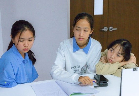 ภาพกิจกรรม  คณะวิทยาศาสตร์และเทคโนโลยี มหาวิทยาลัยราชภัฏกำแพงเพชร ร่วมกับโครงการห้องเรียนพิเศษ โรงเรียนตากพิทยาคม จัดกิจกรรมสร้างเสริมทักษะกระบวนการทางวิทยาศาสตร์สู่มาตรฐานสากล