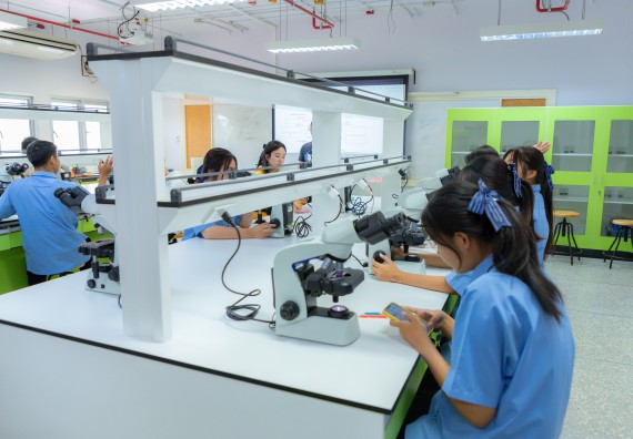 ภาพกิจกรรม  คณะวิทยาศาสตร์และเทคโนโลยี มหาวิทยาลัยราชภัฏกำแพงเพชร ร่วมกับโครงการห้องเรียนพิเศษ โรงเรียนตากพิทยาคม จัดกิจกรรมสร้างเสริมทักษะกระบวนการทางวิทยาศาสตร์สู่มาตรฐานสากล