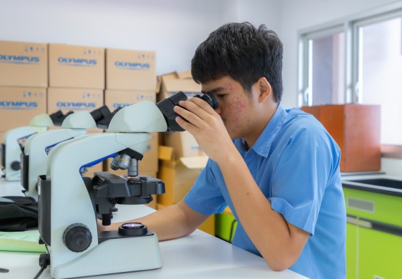 ภาพกิจกรรม  คณะวิทยาศาสตร์และเทคโนโลยี มหาวิทยาลัยราชภัฏกำแพงเพชร ร่วมกับโครงการห้องเรียนพิเศษ โรงเรียนตากพิทยาคม จัดกิจกรรมสร้างเสริมทักษะกระบวนการทางวิทยาศาสตร์สู่มาตรฐานสากล