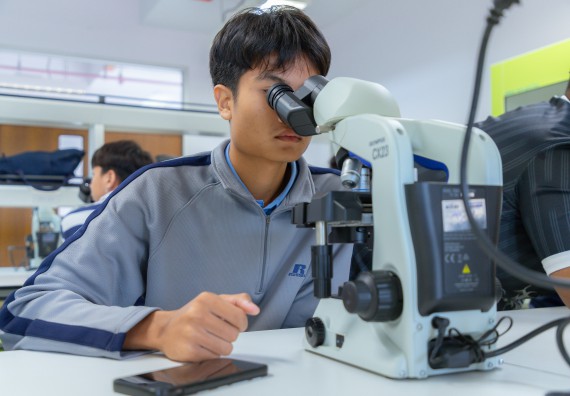 ภาพกิจกรรม  คณะวิทยาศาสตร์และเทคโนโลยี มหาวิทยาลัยราชภัฏกำแพงเพชร ร่วมกับโครงการห้องเรียนพิเศษ โรงเรียนตากพิทยาคม จัดกิจกรรมสร้างเสริมทักษะกระบวนการทางวิทยาศาสตร์สู่มาตรฐานสากล