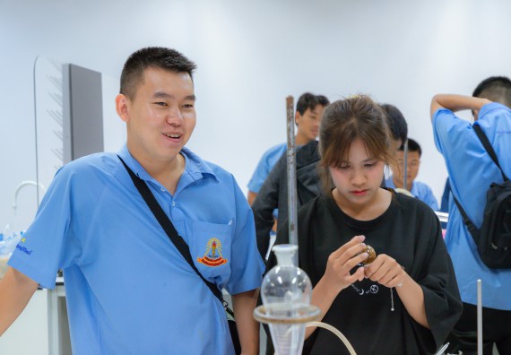 ภาพกิจกรรม  คณะวิทยาศาสตร์และเทคโนโลยี มหาวิทยาลัยราชภัฏกำแพงเพชร ร่วมกับโครงการห้องเรียนพิเศษ โรงเรียนตากพิทยาคม จัดกิจกรรมสร้างเสริมทักษะกระบวนการทางวิทยาศาสตร์สู่มาตรฐานสากล