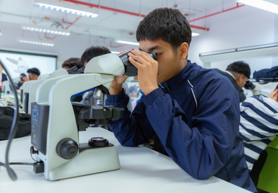 ภาพกิจกรรม  คณะวิทยาศาสตร์และเทคโนโลยี มหาวิทยาลัยราชภัฏกำแพงเพชร ร่วมกับโครงการห้องเรียนพิเศษ โรงเรียนตากพิทยาคม จัดกิจกรรมสร้างเสริมทักษะกระบวนการทางวิทยาศาสตร์สู่มาตรฐานสากล