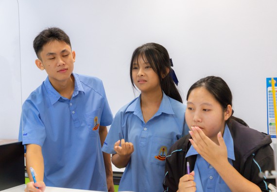 ภาพกิจกรรม  คณะวิทยาศาสตร์และเทคโนโลยี มหาวิทยาลัยราชภัฏกำแพงเพชร ร่วมกับโครงการห้องเรียนพิเศษ โรงเรียนตากพิทยาคม จัดกิจกรรมสร้างเสริมทักษะกระบวนการทางวิทยาศาสตร์สู่มาตรฐานสากล