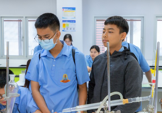 ภาพกิจกรรม  คณะวิทยาศาสตร์และเทคโนโลยี มหาวิทยาลัยราชภัฏกำแพงเพชร ร่วมกับโครงการห้องเรียนพิเศษ โรงเรียนตากพิทยาคม จัดกิจกรรมสร้างเสริมทักษะกระบวนการทางวิทยาศาสตร์สู่มาตรฐานสากล