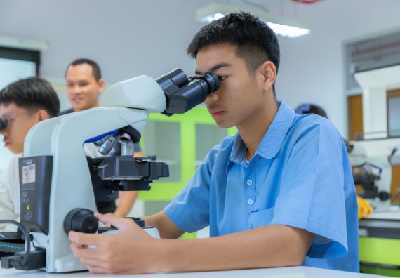 ภาพกิจกรรม  คณะวิทยาศาสตร์และเทคโนโลยี มหาวิทยาลัยราชภัฏกำแพงเพชร ร่วมกับโครงการห้องเรียนพิเศษ โรงเรียนตากพิทยาคม จัดกิจกรรมสร้างเสริมทักษะกระบวนการทางวิทยาศาสตร์สู่มาตรฐานสากล