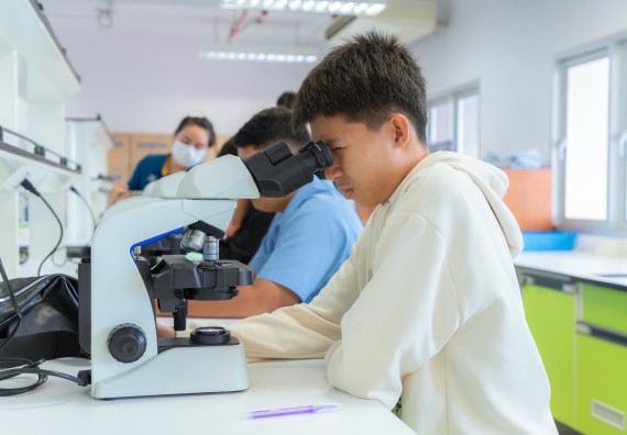 ภาพกิจกรรม  คณะวิทยาศาสตร์และเทคโนโลยี มหาวิทยาลัยราชภัฏกำแพงเพชร ร่วมกับโครงการห้องเรียนพิเศษ โรงเรียนตากพิทยาคม จัดกิจกรรมสร้างเสริมทักษะกระบวนการทางวิทยาศาสตร์สู่มาตรฐานสากล