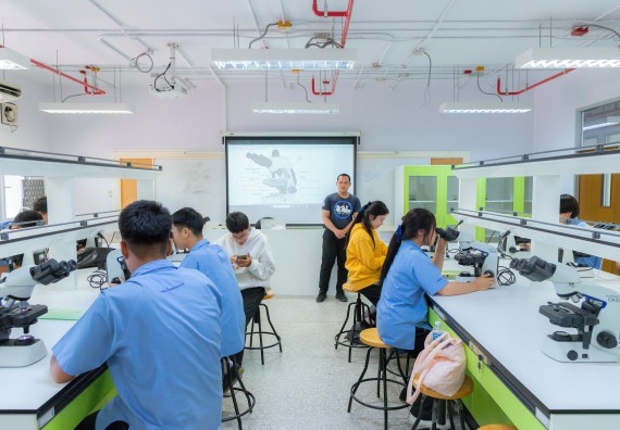 ภาพกิจกรรม  คณะวิทยาศาสตร์และเทคโนโลยี มหาวิทยาลัยราชภัฏกำแพงเพชร ร่วมกับโครงการห้องเรียนพิเศษ โรงเรียนตากพิทยาคม จัดกิจกรรมสร้างเสริมทักษะกระบวนการทางวิทยาศาสตร์สู่มาตรฐานสากล