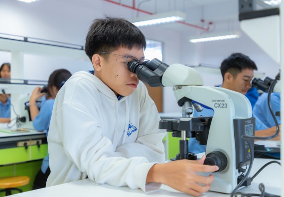 ภาพกิจกรรม  คณะวิทยาศาสตร์และเทคโนโลยี มหาวิทยาลัยราชภัฏกำแพงเพชร ร่วมกับโครงการห้องเรียนพิเศษ โรงเรียนตากพิทยาคม จัดกิจกรรมสร้างเสริมทักษะกระบวนการทางวิทยาศาสตร์สู่มาตรฐานสากล