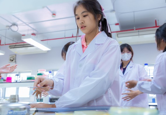 ภาพกิจกรรม  คณะวิทยาศาสตร์และเทคโนโลยี มหาวิทยาลัยราชภัฏกำแพงเพชร ร่วมกับโรงเรียนพิจิตรพิทยาคม จัดกิจกรรมเสริมปฏิบัติการเพิ่มเติมในมหาวิทยาลัย (ปฏิบัติการจุลชีววิทยา) ปีการศึกษา 2568