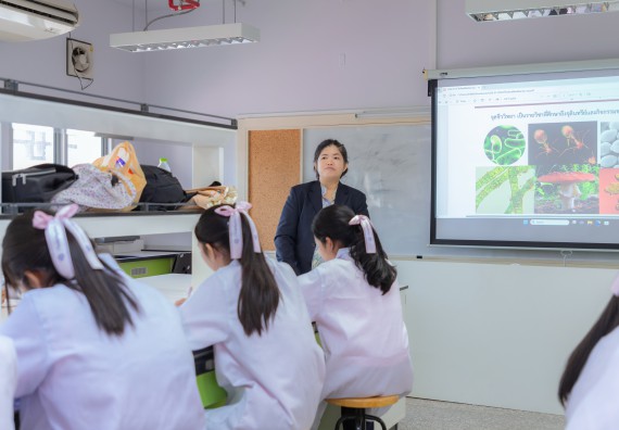 ภาพกิจกรรม  คณะวิทยาศาสตร์และเทคโนโลยี มหาวิทยาลัยราชภัฏกำแพงเพชร ร่วมกับโรงเรียนพิจิตรพิทยาคม จัดกิจกรรมเสริมปฏิบัติการเพิ่มเติมในมหาวิทยาลัย (ปฏิบัติการจุลชีววิทยา) ปีการศึกษา 2568