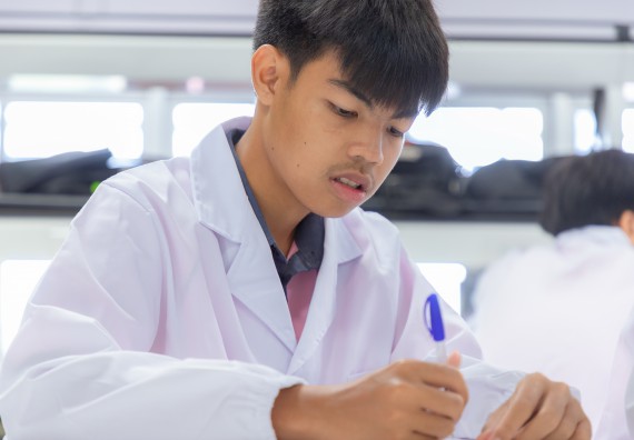 ภาพกิจกรรม  คณะวิทยาศาสตร์และเทคโนโลยี มหาวิทยาลัยราชภัฏกำแพงเพชร ร่วมกับโรงเรียนพิจิตรพิทยาคม จัดกิจกรรมเสริมปฏิบัติการเพิ่มเติมในมหาวิทยาลัย (ปฏิบัติการจุลชีววิทยา) ปีการศึกษา 2568