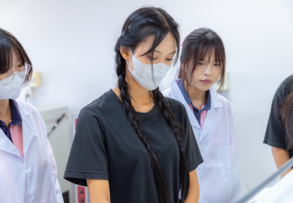 ภาพกิจกรรม  คณะวิทยาศาสตร์และเทคโนโลยี มหาวิทยาลัยราชภัฏกำแพงเพชร ร่วมกับโรงเรียนพิจิตรพิทยาคม จัดกิจกรรมเสริมปฏิบัติการเพิ่มเติมในมหาวิทยาลัย (ปฏิบัติการจุลชีววิทยา) ปีการศึกษา 2568