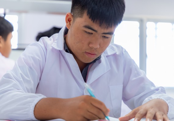 ภาพกิจกรรม  คณะวิทยาศาสตร์และเทคโนโลยี มหาวิทยาลัยราชภัฏกำแพงเพชร ร่วมกับโรงเรียนพิจิตรพิทยาคม จัดกิจกรรมเสริมปฏิบัติการเพิ่มเติมในมหาวิทยาลัย (ปฏิบัติการจุลชีววิทยา) ปีการศึกษา 2568