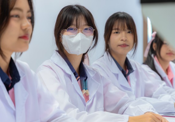 ภาพกิจกรรม  คณะวิทยาศาสตร์และเทคโนโลยี มหาวิทยาลัยราชภัฏกำแพงเพชร ร่วมกับโรงเรียนพิจิตรพิทยาคม จัดกิจกรรมเสริมปฏิบัติการเพิ่มเติมในมหาวิทยาลัย (ปฏิบัติการจุลชีววิทยา) ปีการศึกษา 2568