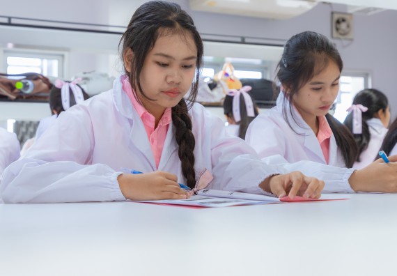 ภาพกิจกรรม  คณะวิทยาศาสตร์และเทคโนโลยี มหาวิทยาลัยราชภัฏกำแพงเพชร ร่วมกับโรงเรียนพิจิตรพิทยาคม จัดกิจกรรมเสริมปฏิบัติการเพิ่มเติมในมหาวิทยาลัย (ปฏิบัติการจุลชีววิทยา) ปีการศึกษา 2568